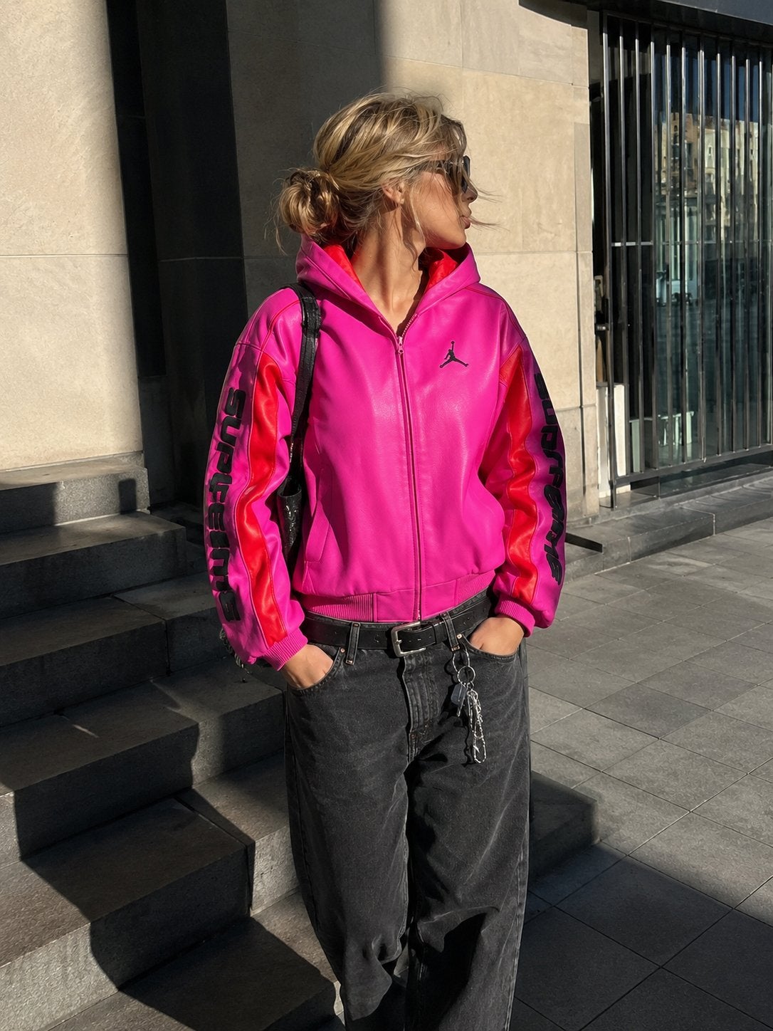 Supreme x Jordan Leather Jacket Fire Pink SS26 S, Ophalen of Verzenden, Nieuw, Maat 48/50 (M), Roze