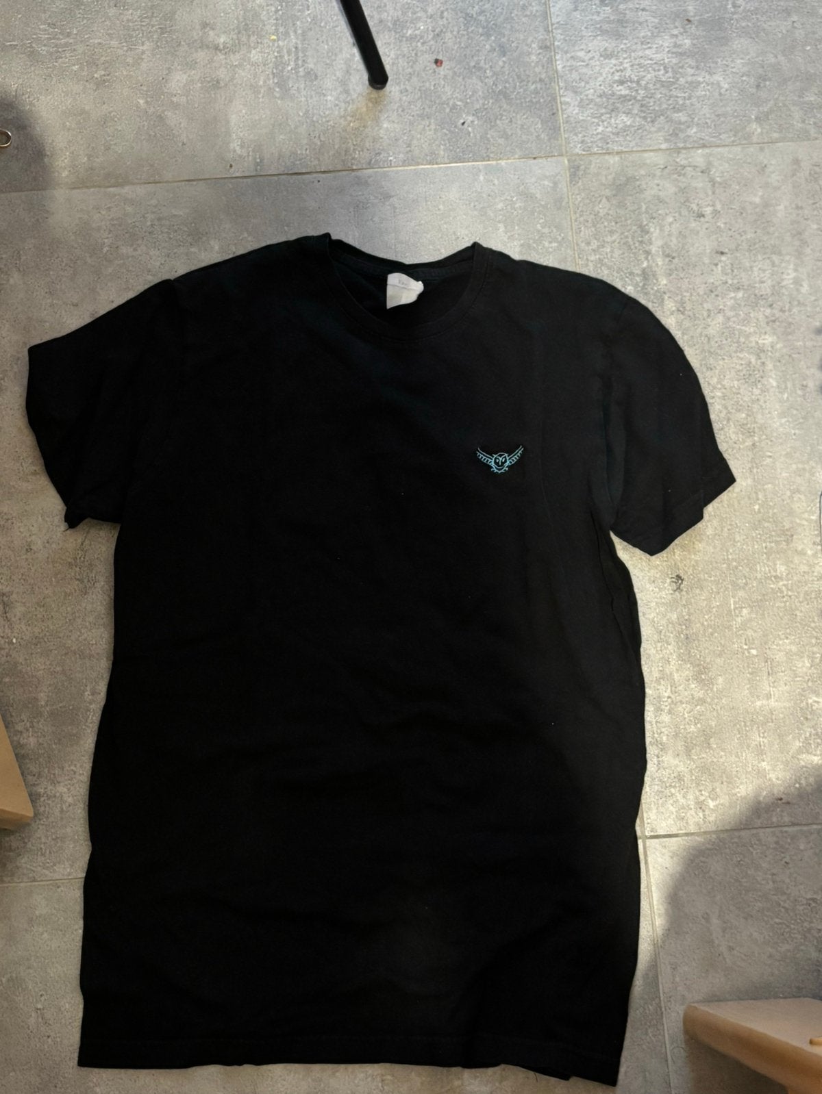 Avant uniform: zwarte t-shirt, Ophalen, Zo goed als nieuw, Maat 48/50 (M)