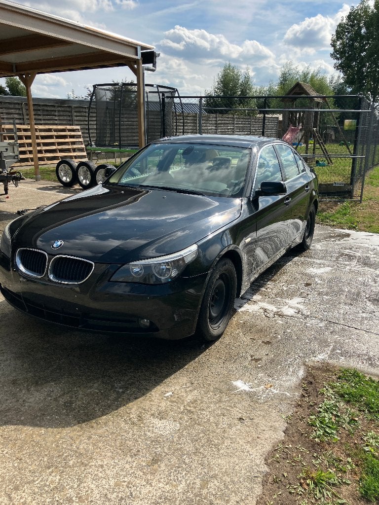 BMW 520i 07/2003, Auto's, BMW, 2171 cc, Achterwielaandrijving, Beige, Navigatiesysteem