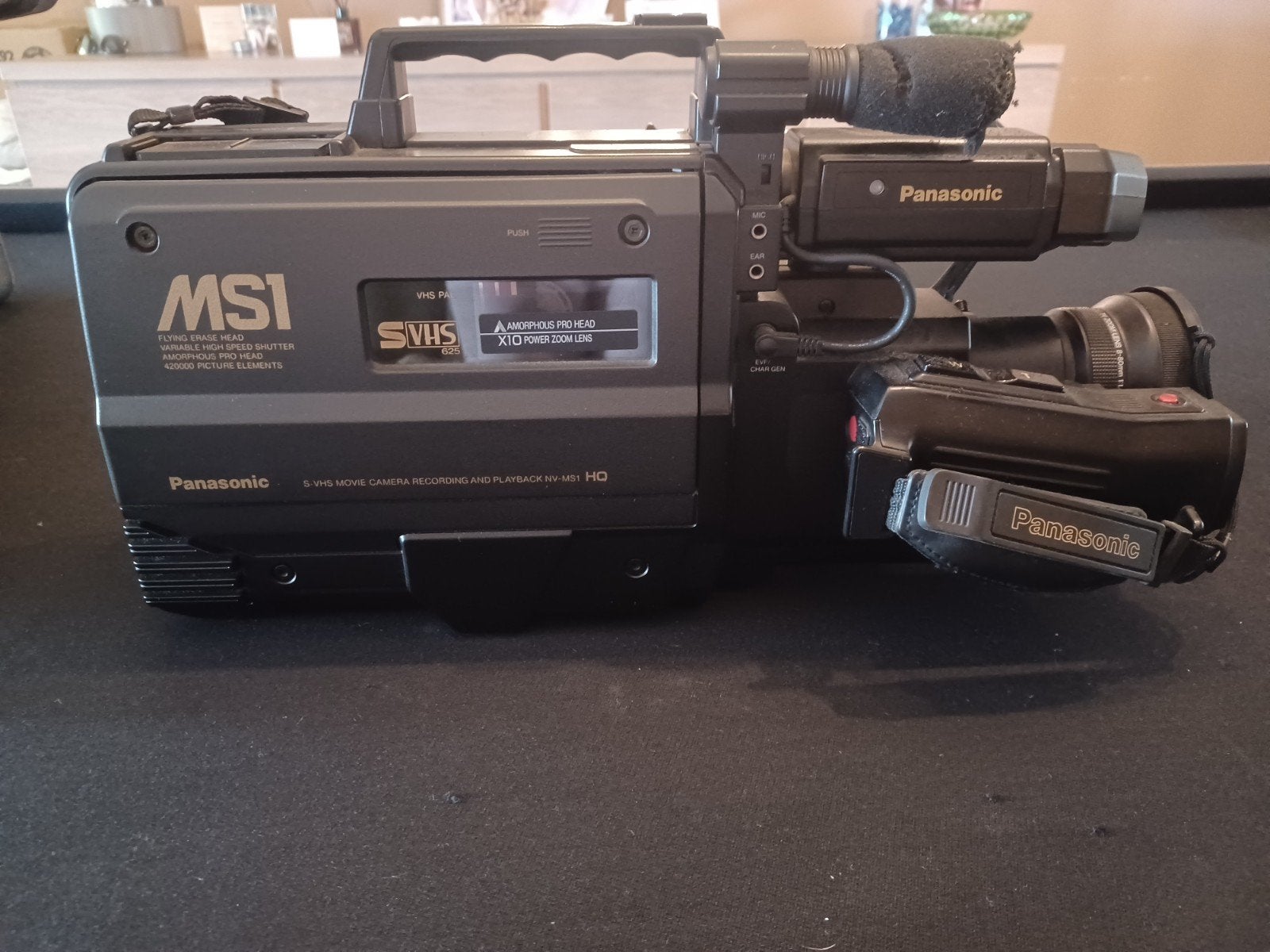 Panasonic NV-MS1 S-VHS Camcorder – Complete retro set, Enlèvement, Panasonic