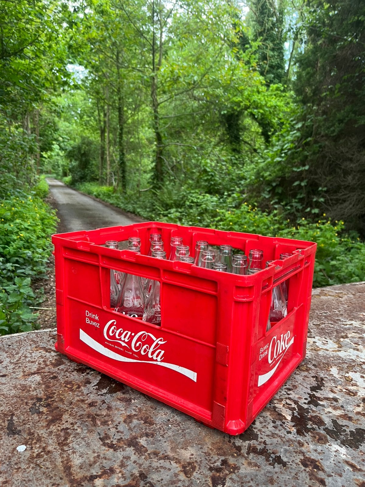 Vintage Coca-Cola krat, 24 glazen Coke flesjes –1970/80, Antiek en Kunst, Antiek | Meubels | Tafels, Ophalen
