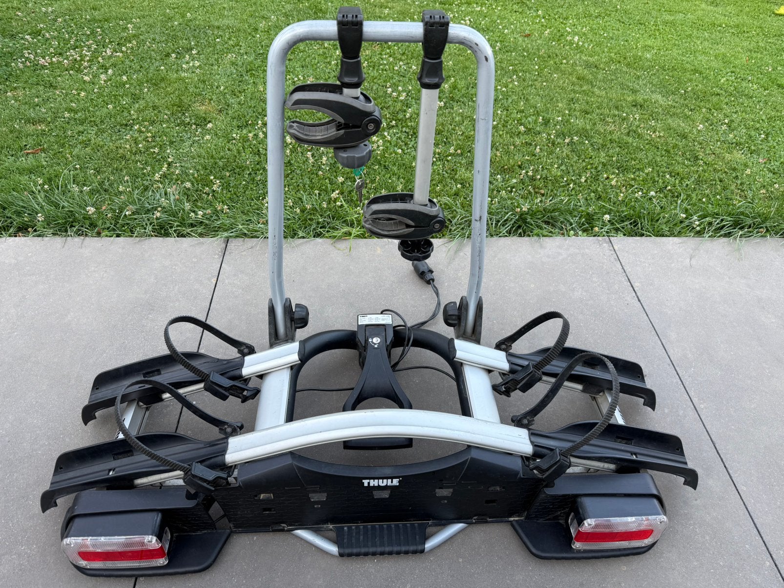 Porte vélos Thule Euroway 921, Support d'attelage, 2 vélos, Pneus larges, Enlèvement