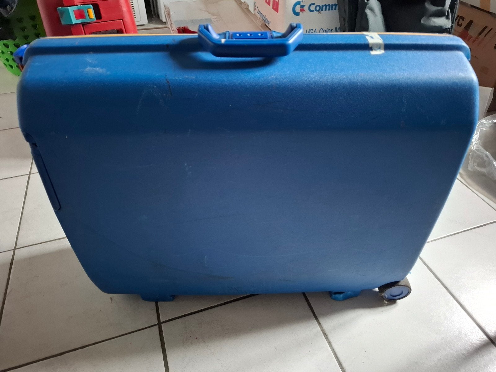 Étui de voyage Samsonite (serrure à combinaison), Enlèvement