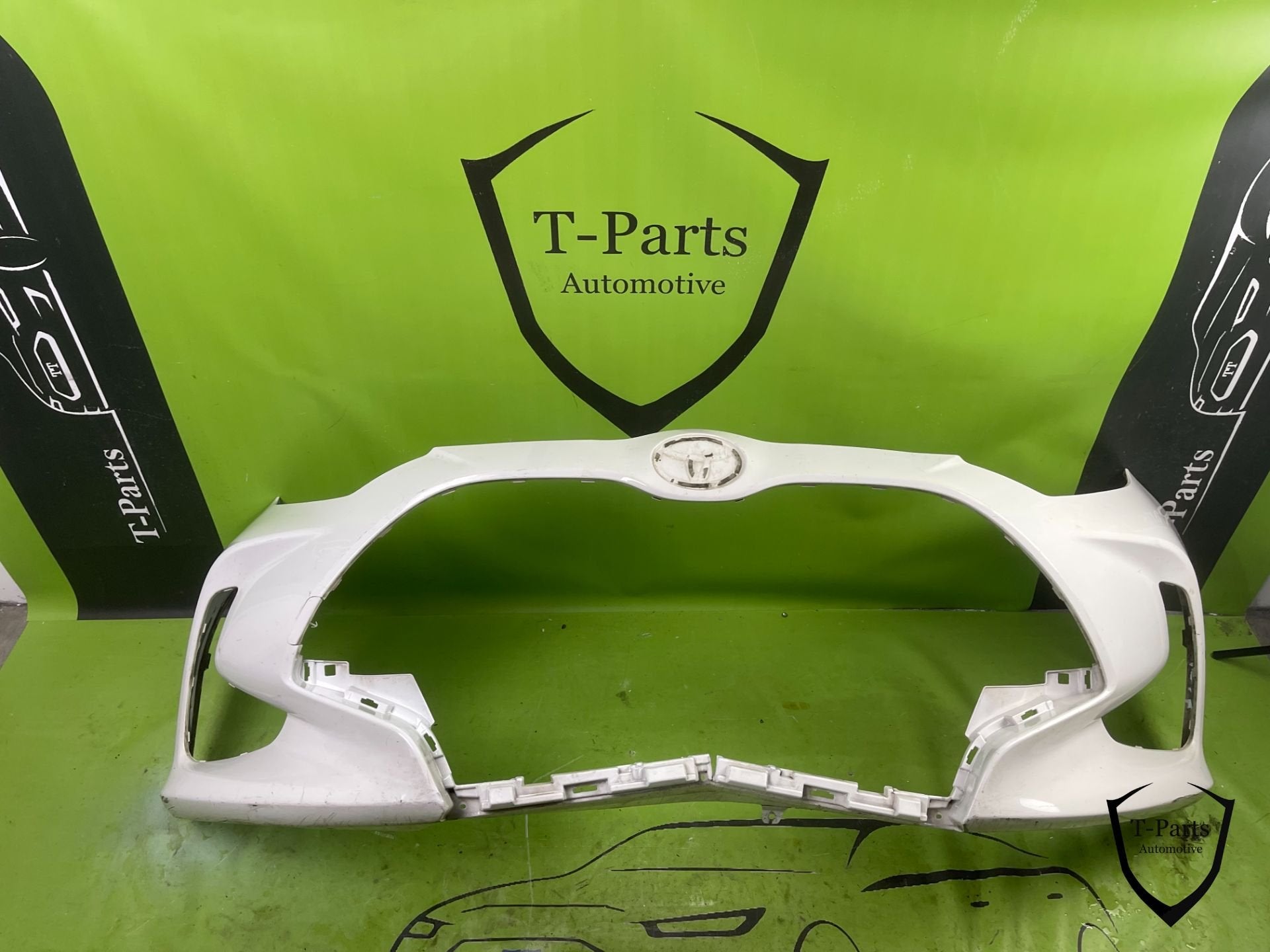 toyota yaris voorbumper bumper 521190U946, Info@fabrikant.eu, Fabrikantstraat 1
1000 AA  Amsterdam, NL, Toyota, Bumper