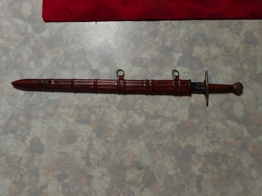 Épée décorative avec fourreau en cuir, Enlèvement, Autres