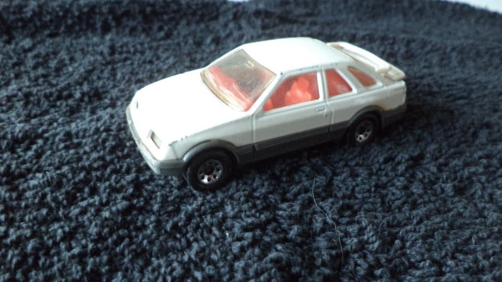 ford sierra xr4i, Hobby en Vrije tijd, Modelauto's | 1:50, Ophalen, Gebruikt, Auto, Matchbox