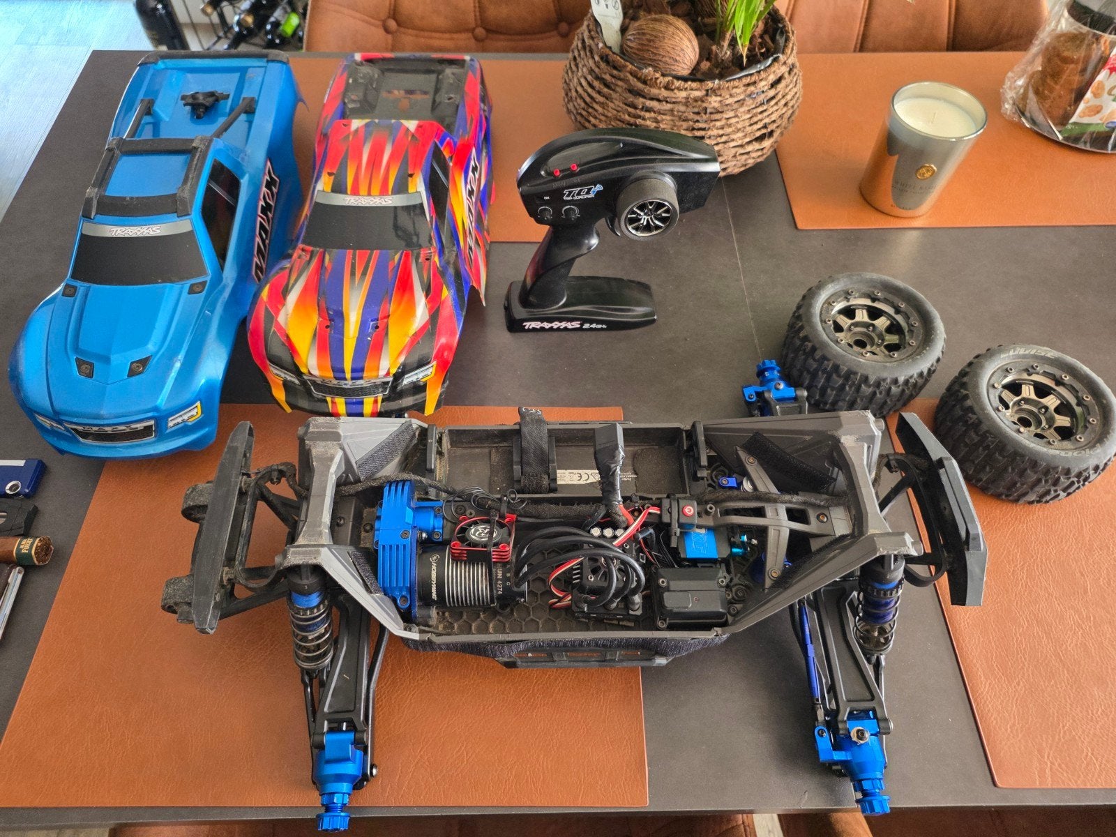 Traxxas Maxx 6s upgrade met Hobbywing max8 esc, Hobby en Vrije tijd, Modelbouw | Radiografisch | Auto's, Elektro, Auto offroad