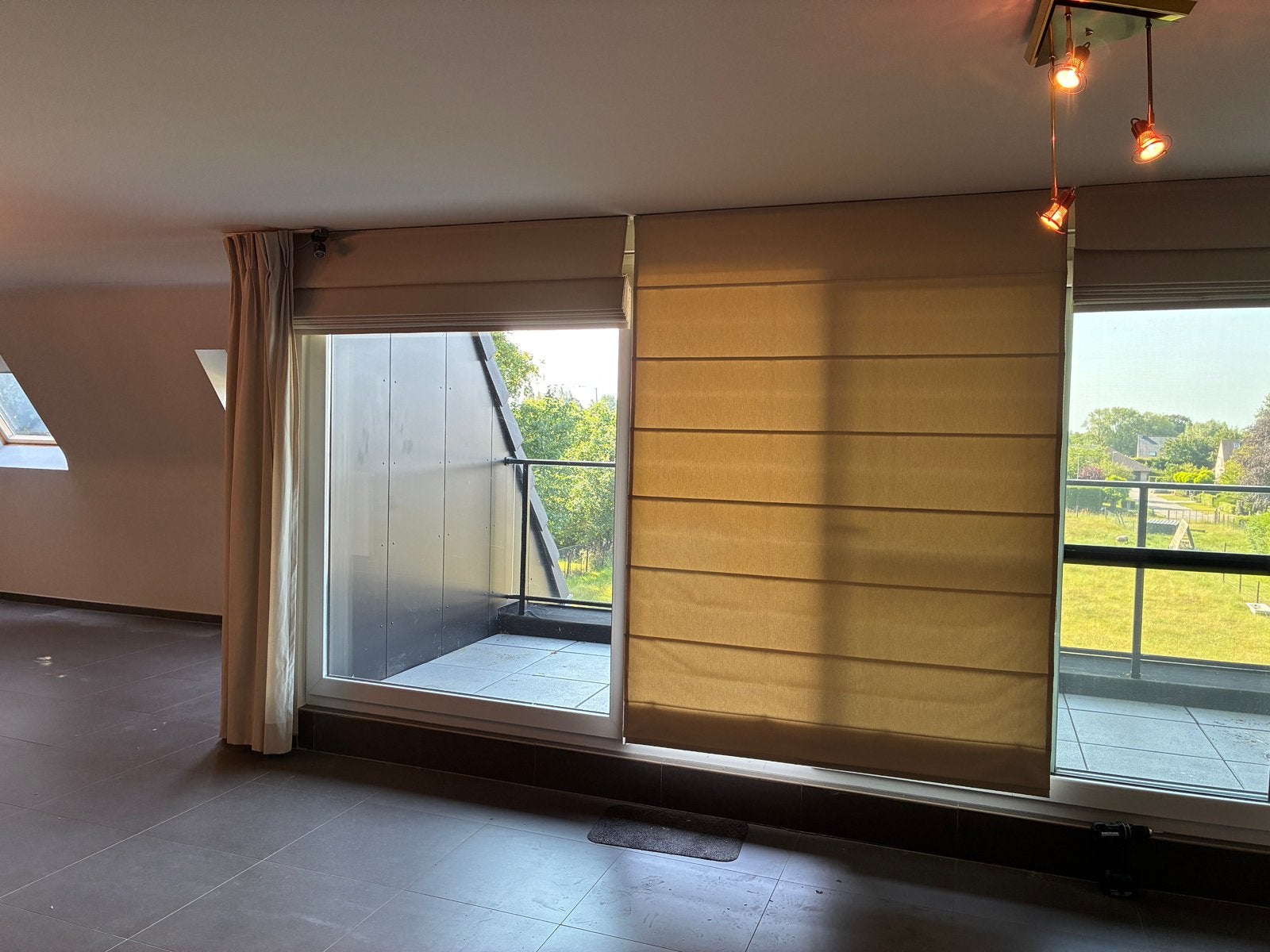 Kwaliteits gordijnen op maat, Huis en Inrichting, Ophalen, Zo goed als nieuw, Beige