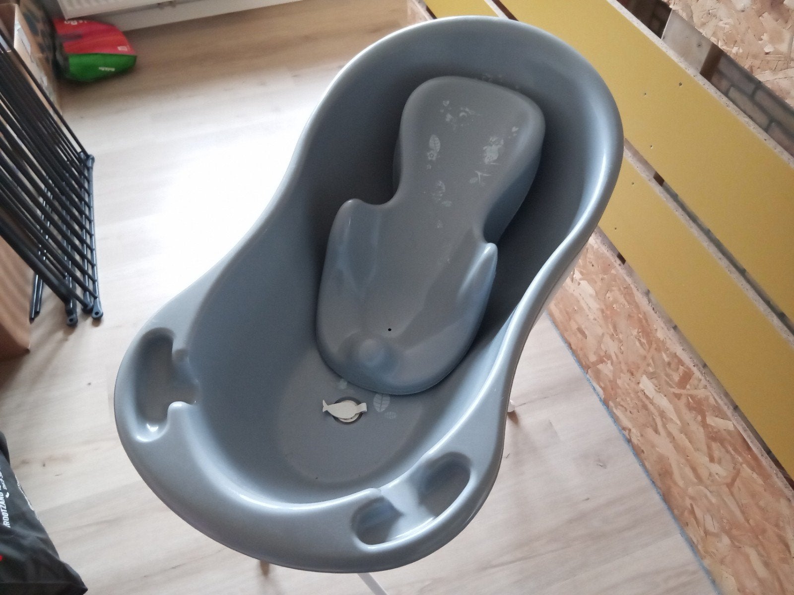 babybadje op voet, Kinderen en Baby's, Gebruikt, Badje, Standaard, Ophalen