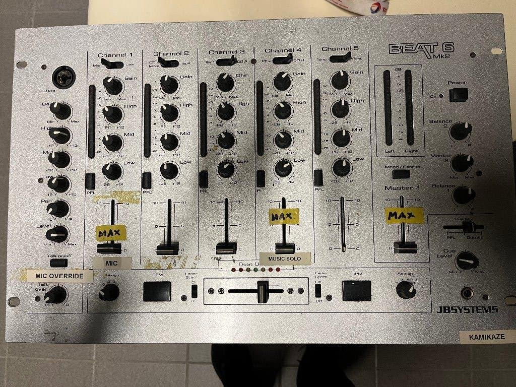 JB Systems Beat 6 MKII DJ-mengpaneel, Musique & Instruments, Tables de mixage, Enlèvement, Utilisé, 5 à 10 canaux, Entrée micro