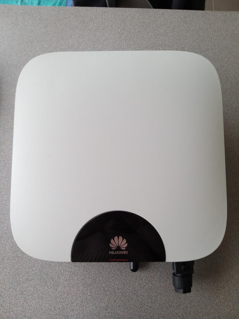 Omvormer.huawei, Doe-het-zelf en Bouw, Ophalen, Zo goed als nieuw
