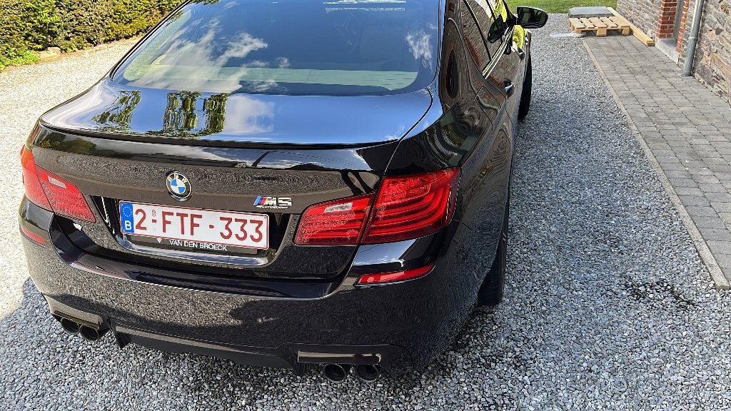 M5 F10 2016, Auto's, BMW, Automaat, 4 deurs, Achterwielaandrijving, Zwart
