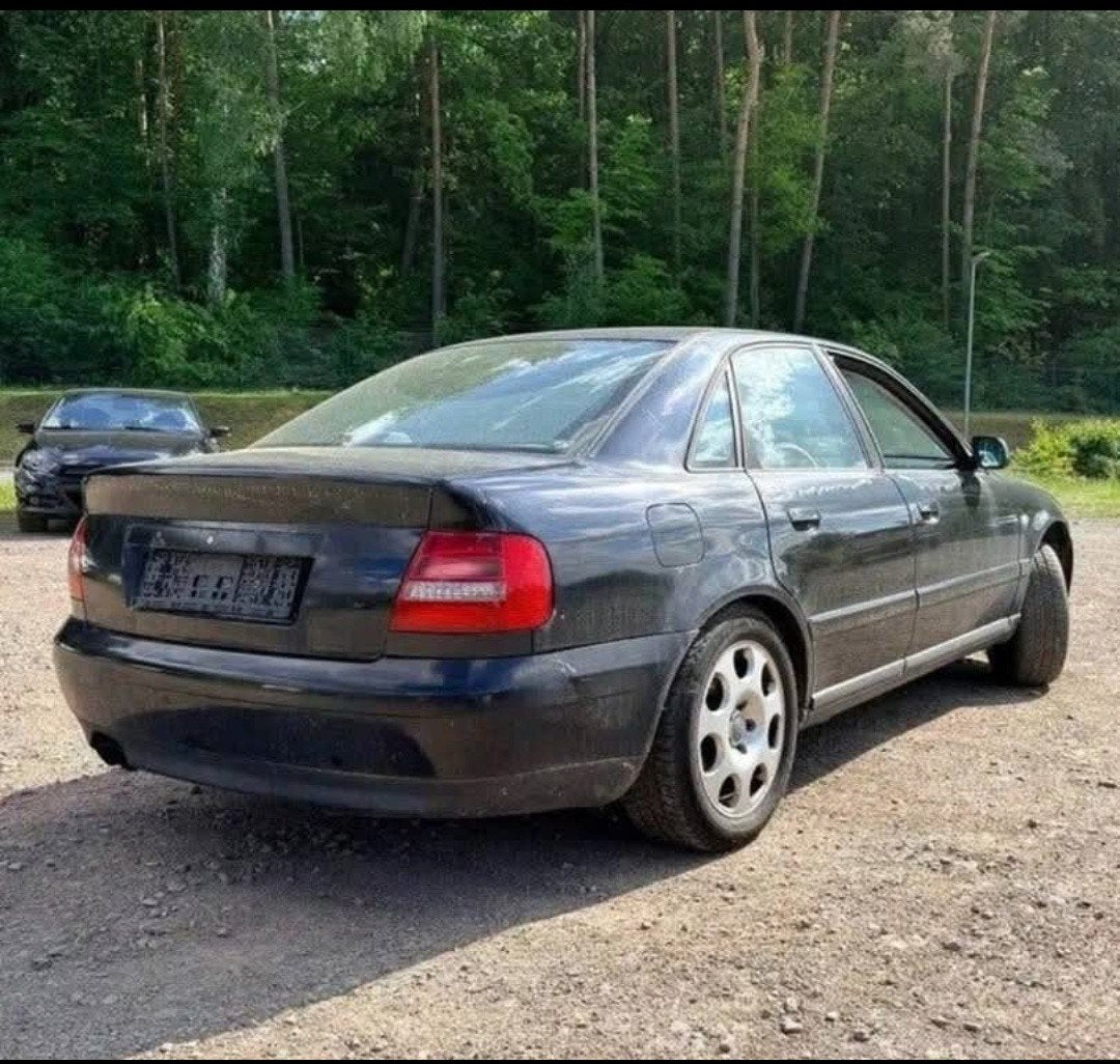 a4 b5 v6 2l8 essence, Achat, A4, 5 portes, Berline