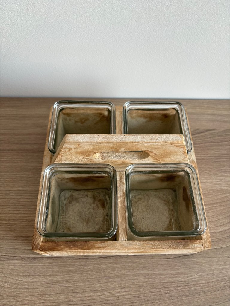 houten bakje met glazen potjes als decoratie, Ophalen, Gebruikt, Vierkant