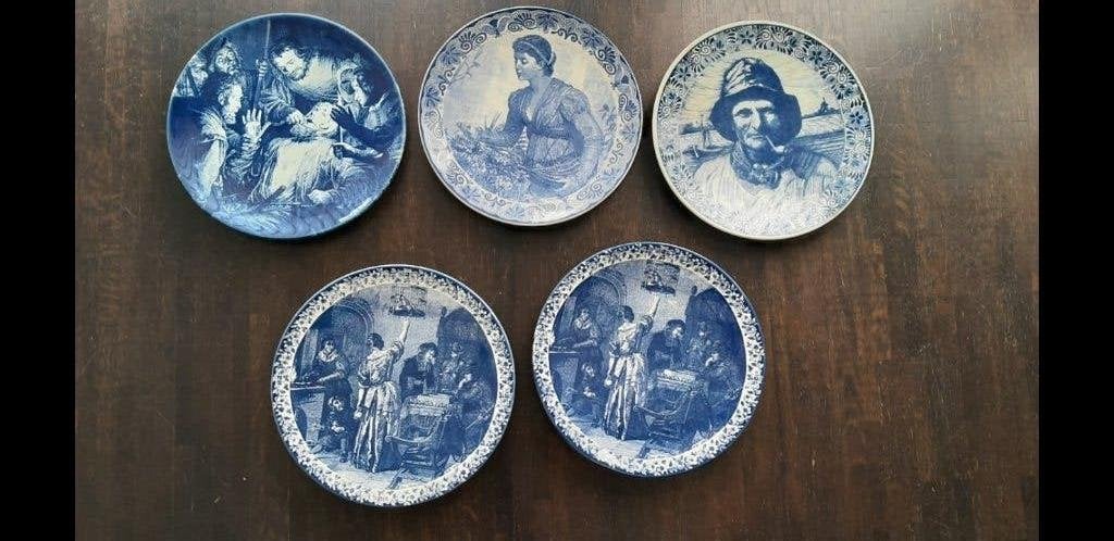 Delfst blauw wandborden, Enlèvement