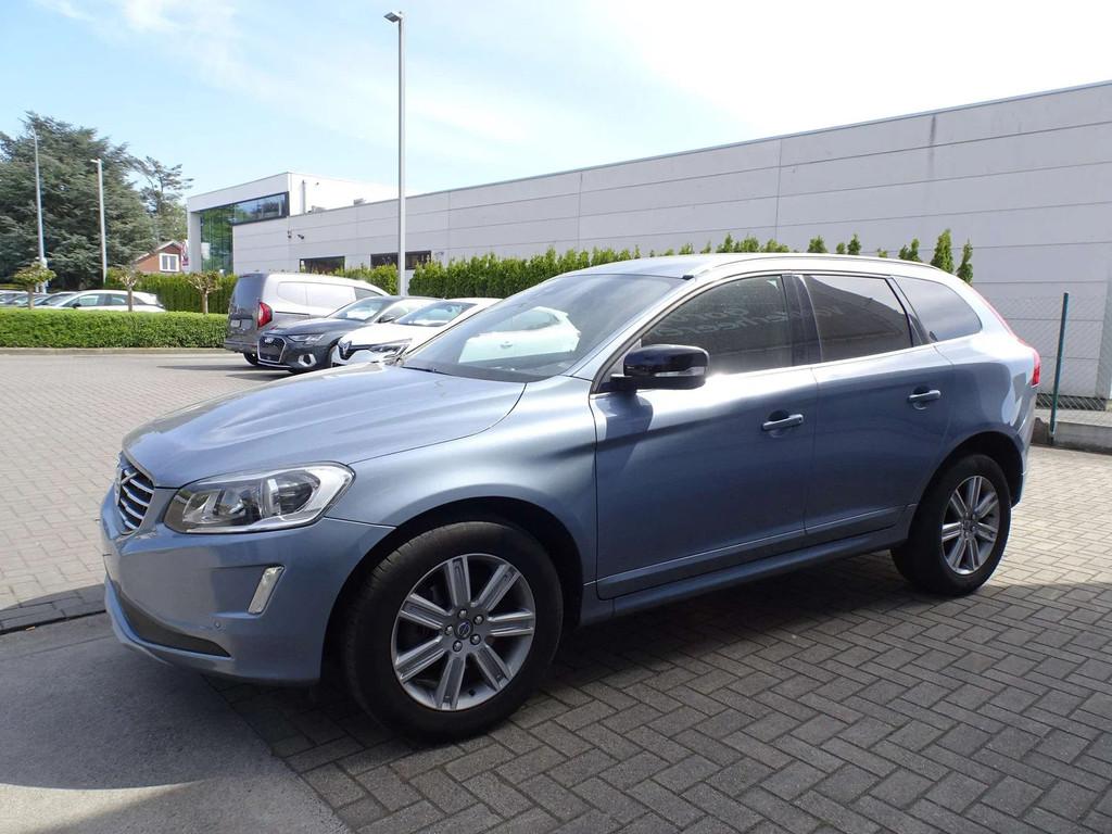 Volvo XC60 2.0D3 Momentum NAVI,CRUISE,PDC V+A,BLUETH,ALU 18", Autos, Volvo, Argent ou Gris, Achat, Entreprise, Boîte manuelle