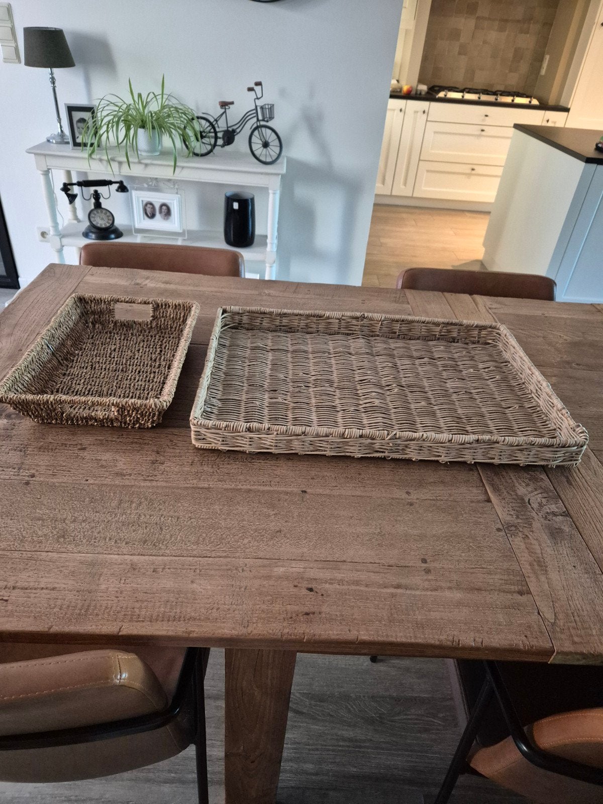 2 landelijke rieten dienbladen- tafel decoratie, Huis en Inrichting, Ophalen