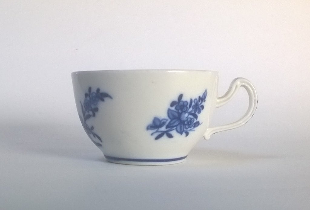 Tasse porcelaine de Tournai, Enlèvement ou Envoi