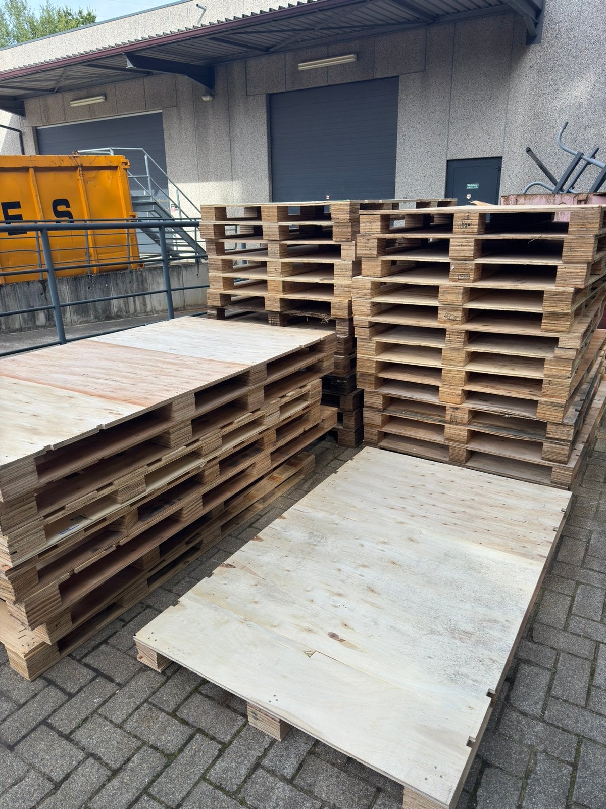 Gratis Houten pallet Af te halen 180 cm L 110cm B, Doe-het-zelf en Bouw, Ophalen, Zo goed als nieuw, Pallet