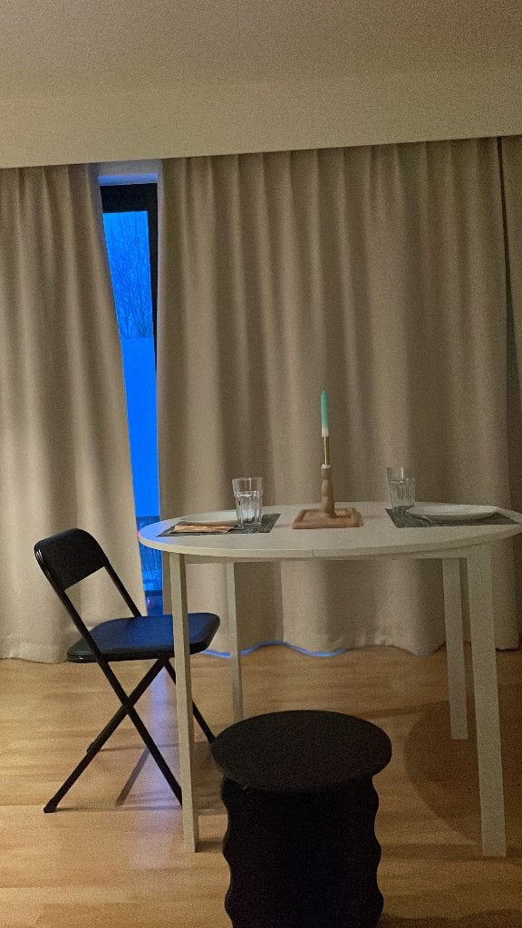 Table, Enlèvement ou Envoi, Comme neuf, Quatre personnes