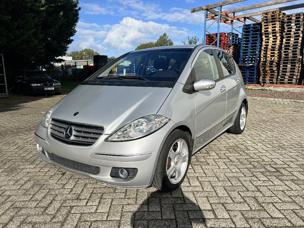 Mercedes A150 à Essence Automatique deja Homologue, Autos, Argent ou Gris, Achat, 140 g/km, 750 kg