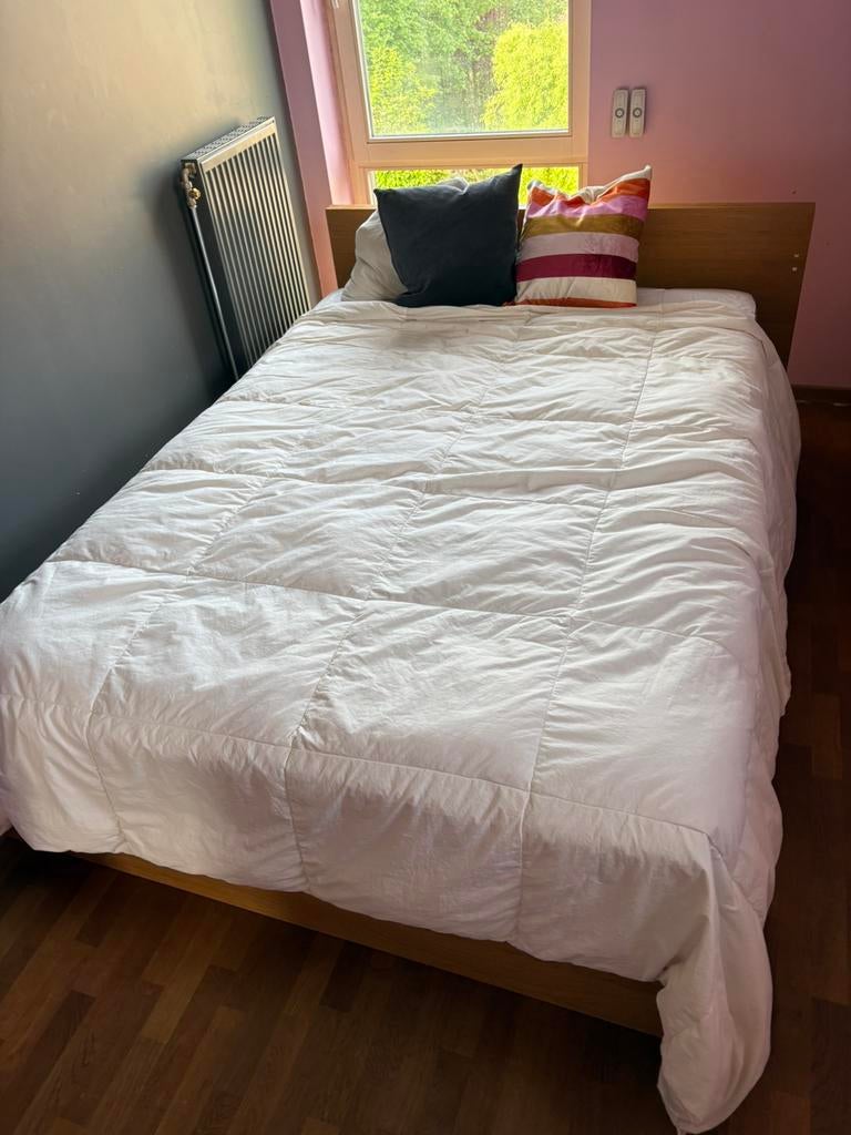 Lit IKEA + matelas, 140 cm, Brun, Enlèvement, Utilisé