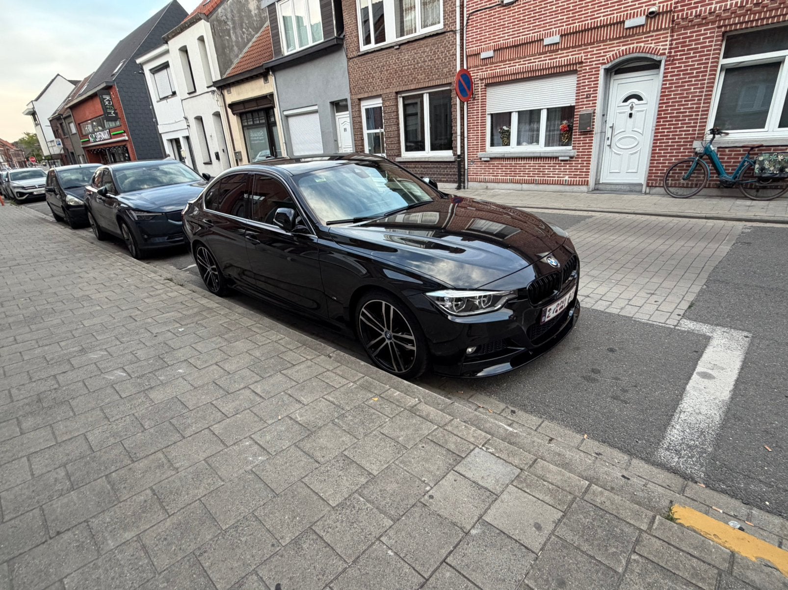 Bmw 330e, Ophalen, BMW
