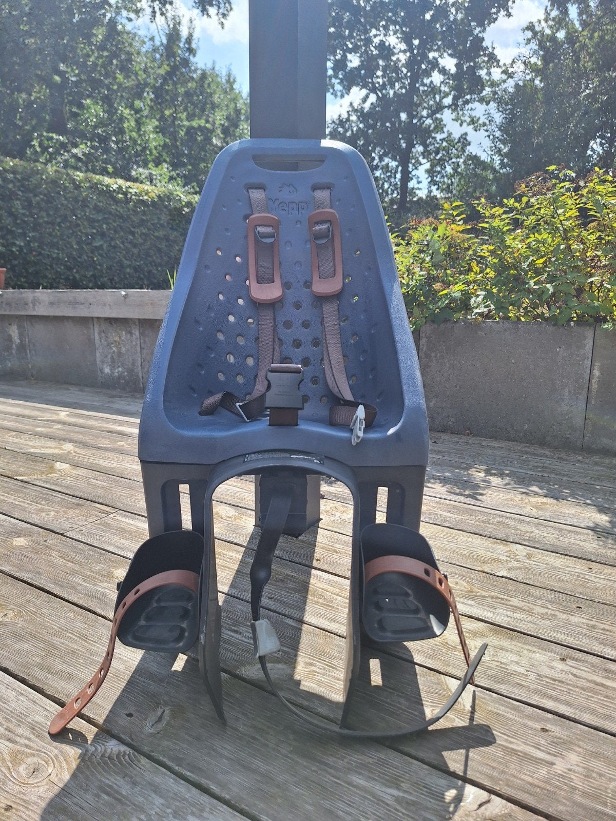 Thule Yepp Maxi fietstoel incl adapter, Fietsen en Brommers, Fietsaccessoires | Fietsstoeltjes, Ophalen, Achterzitje, Voetsteuntjes