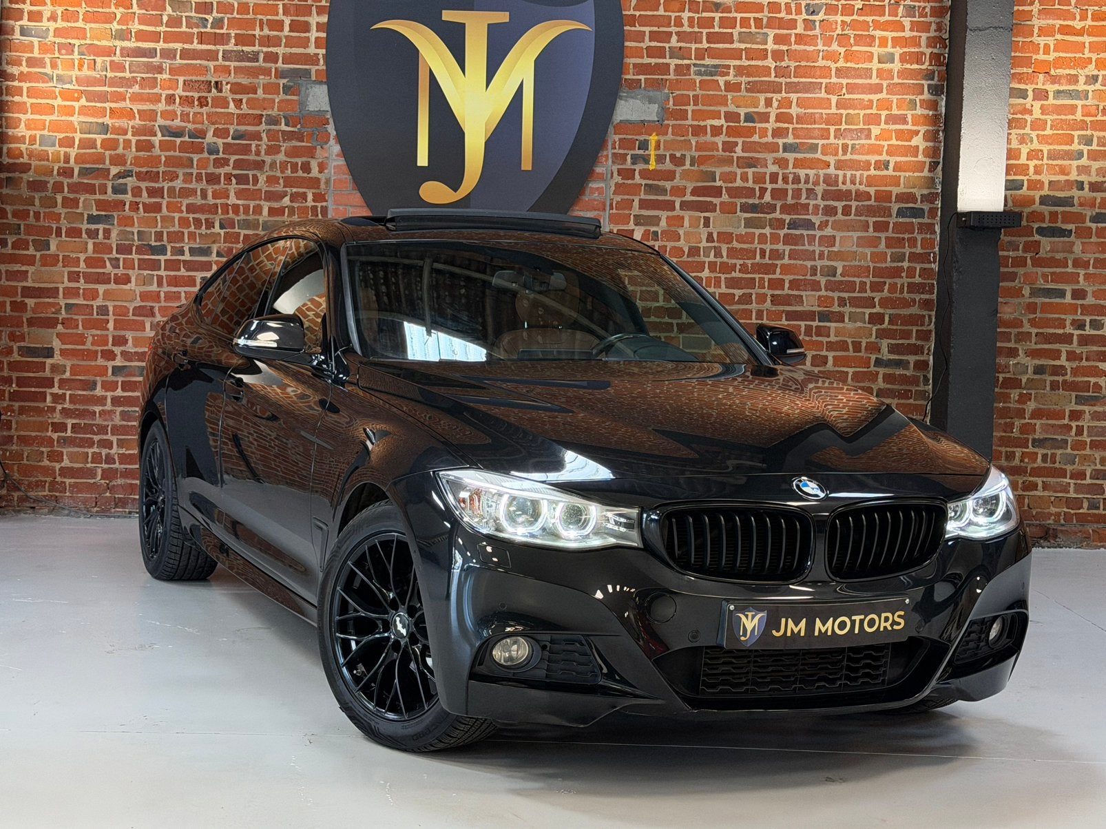 BMW 320i GT | M-Pack | Panodak | LED | Euro 6b, Autos, Cuir, Achat, https://public.car-pass.be/vhr/9e5fe7a8-991d-413a-b45e-efc8bf6eee6f