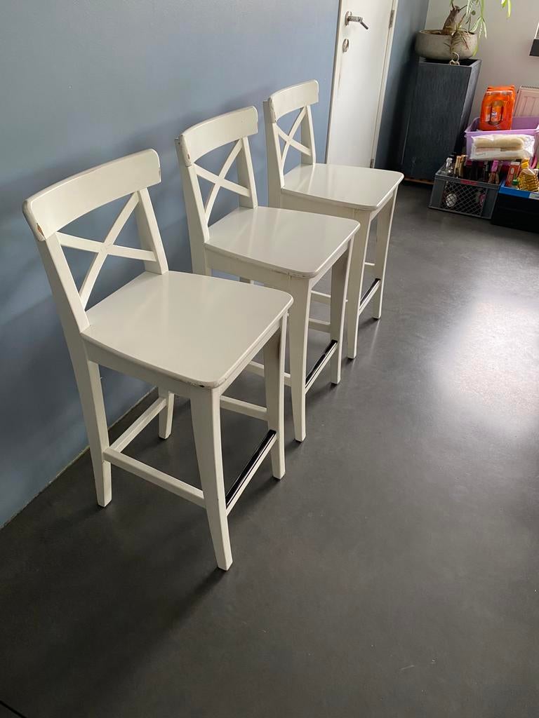 Table à manger, chaises ou tabourets de bar, Avec repose-pieds, Enlèvement, Utilisé, Bois