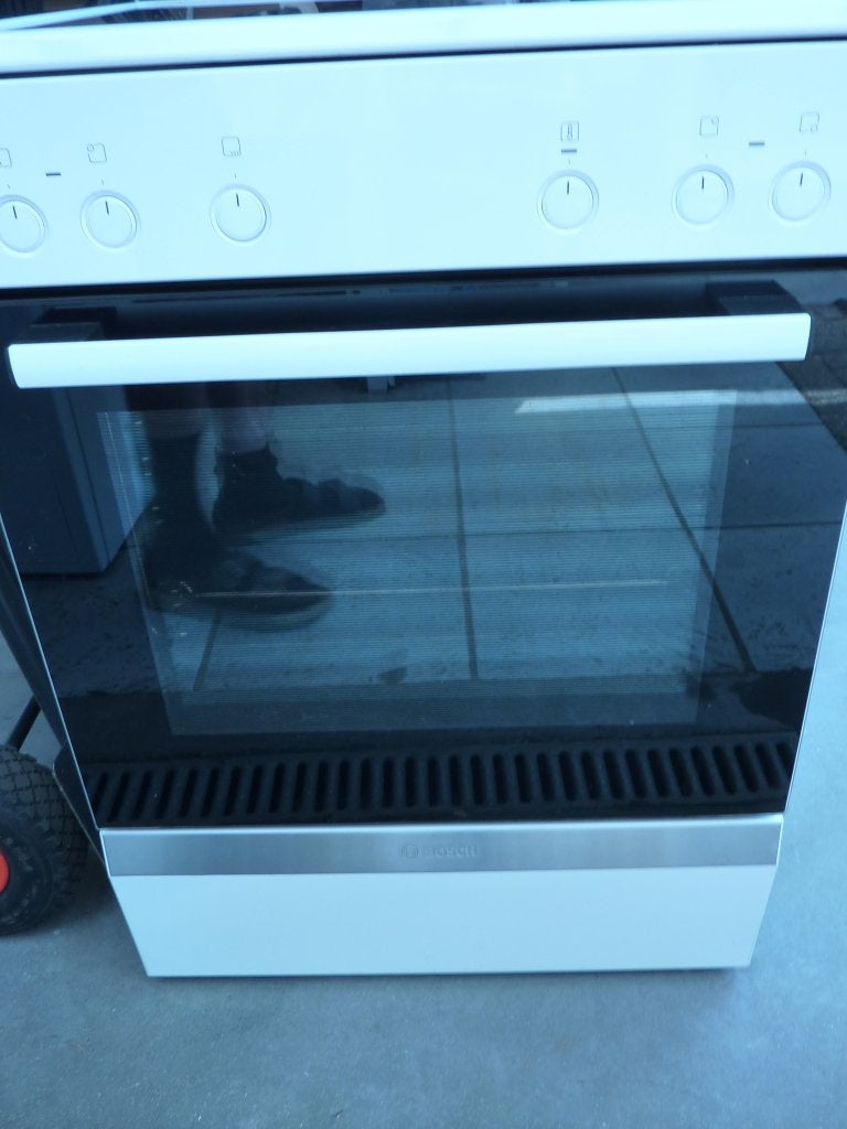 Elektrisch fornuis met keramische kookplaat+ hete lucht oven, Classe énergétique A ou plus économe, 85 à 90 cm, 4 zones de cuisson