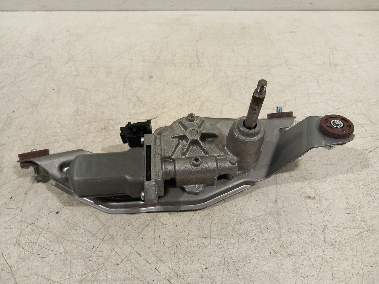 Ruitenwissermotor achter Mazda 6, Onderdelen@venauto.nl, Van der Ven Autorecycling B.V., Ettenseweg 76, 4706 PB Roosendaal, The Netherlands