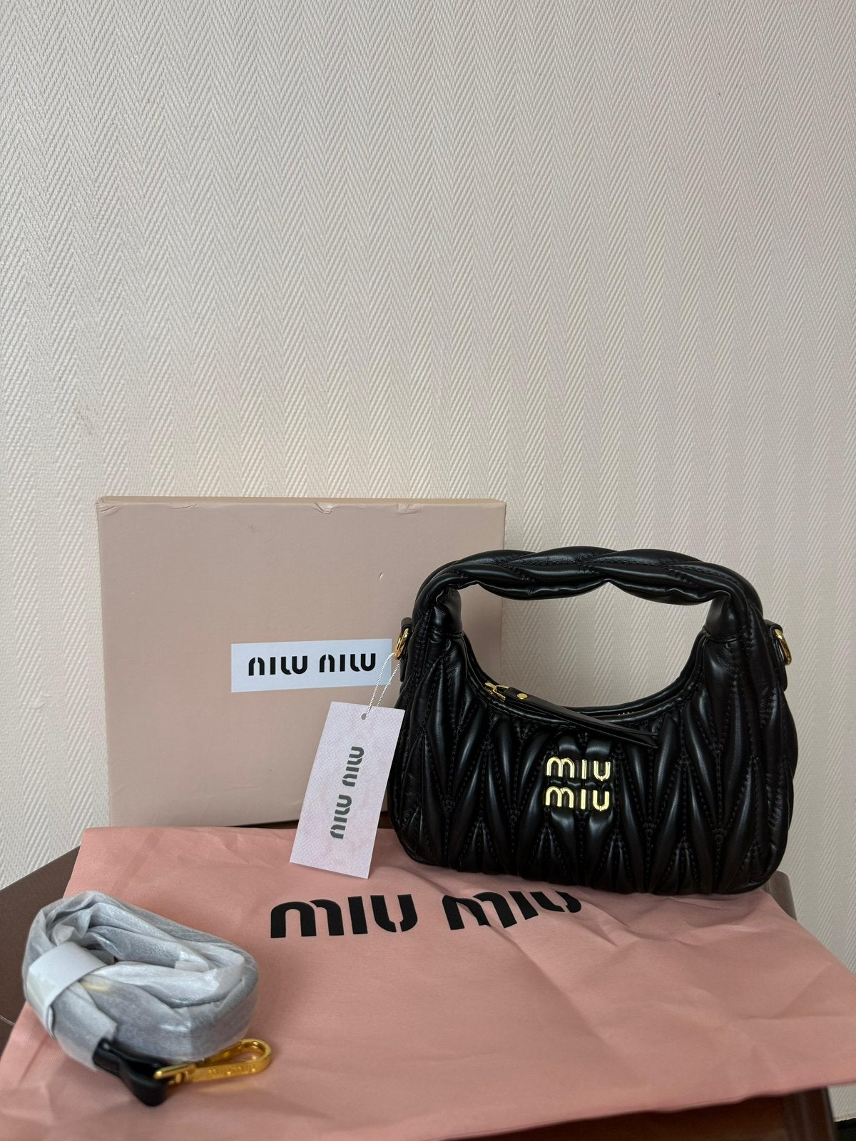 Sac Miu Miu, Handtassen en Accessoires, Tassen | Damestassen, Ophalen of Verzenden, Zo goed als nieuw