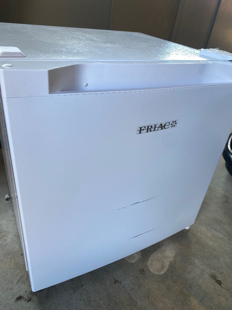 Frigo Friac van 2025 als nieuw, Elektronische apparatuur, Koelkasten en IJskasten, Minder dan 75 liter, Ophalen, Nieuw, Met vriesvak