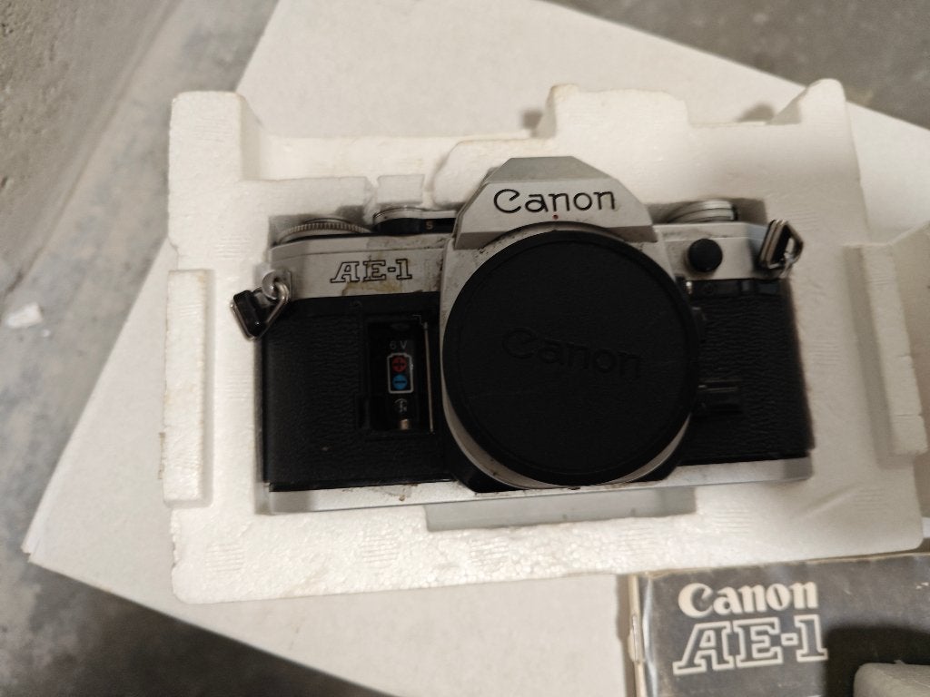 Camera Canon AE1, TV, Hi-fi & Vidéo, Appareils photo analogiques, Enlèvement ou Envoi, Canon