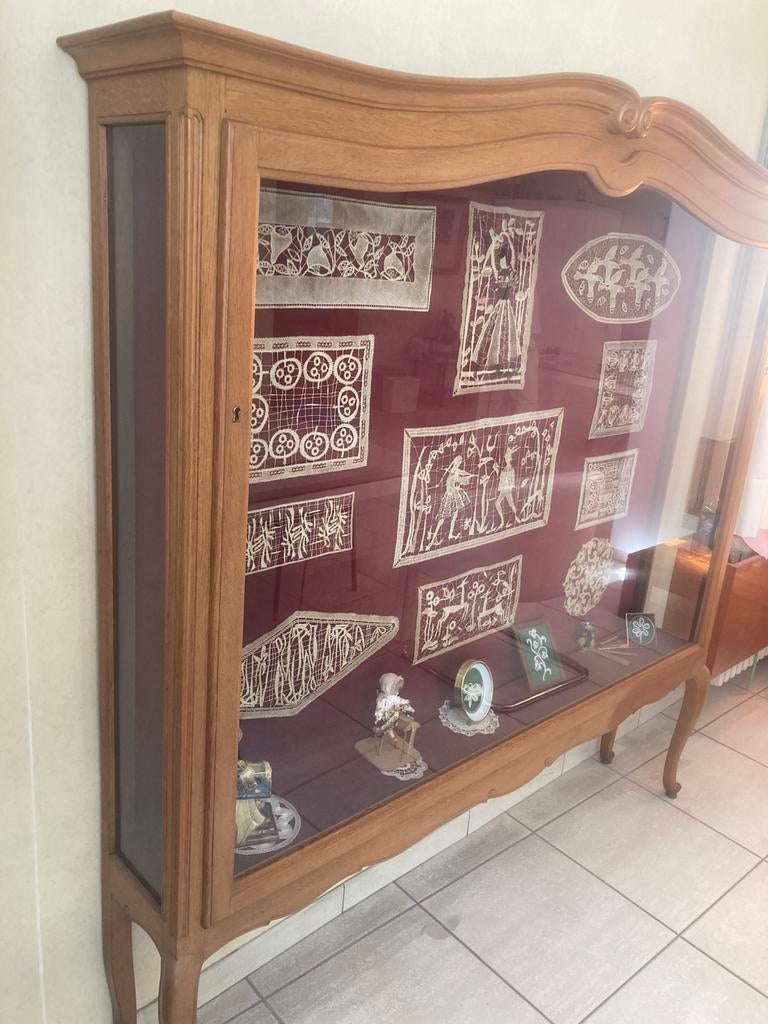 Grote smalle vitrinekast, Antiek en Kunst, Ophalen