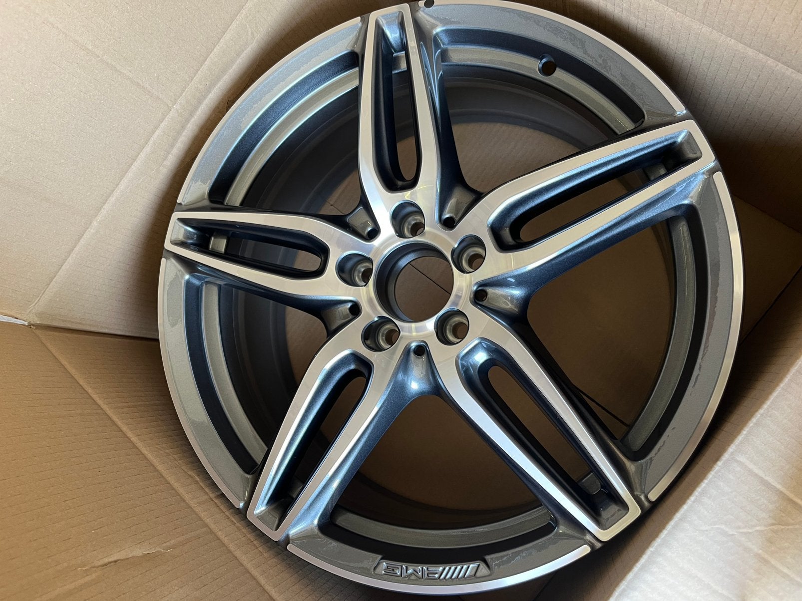 NIEUW 1x E-klasse w213 AMG velg origineel, Auto-onderdelen, Banden en Velgen, Velg(en), Nieuw, Personenwagen, Ophalen