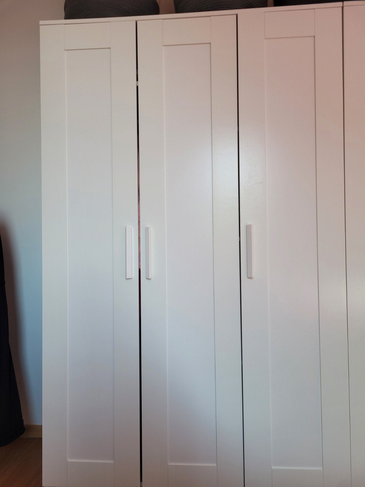 IKEA 3-deurs kledingkast BRIMNES, Ophalen