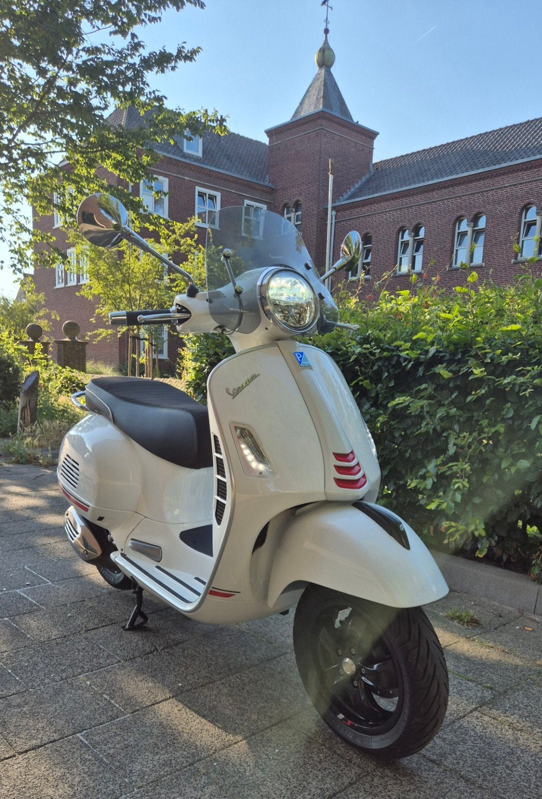 Vespa Gts300 Hpe Bj 2021, Motos, Motos | Piaggio, 300 cm³, Scooter, Occasion, Particulier