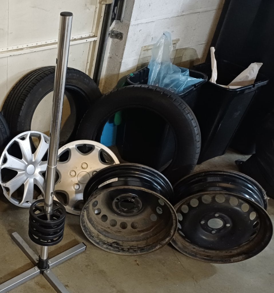 2 pneus Continental hiver 195/55 R16H + jantes, Autos : Pièces & Accessoires, Pneus & Jantes, Pneus hiver, 16 pouces, Véhicule de tourisme