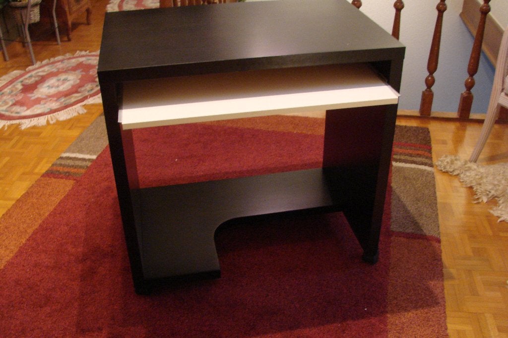 bureau op wieltjes en bureaulamp, Ophalen, Hout, Zo goed als nieuw, Computerbureau