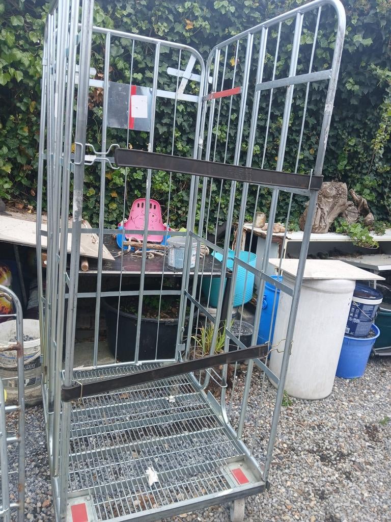 Rolcontainer., Ophalen