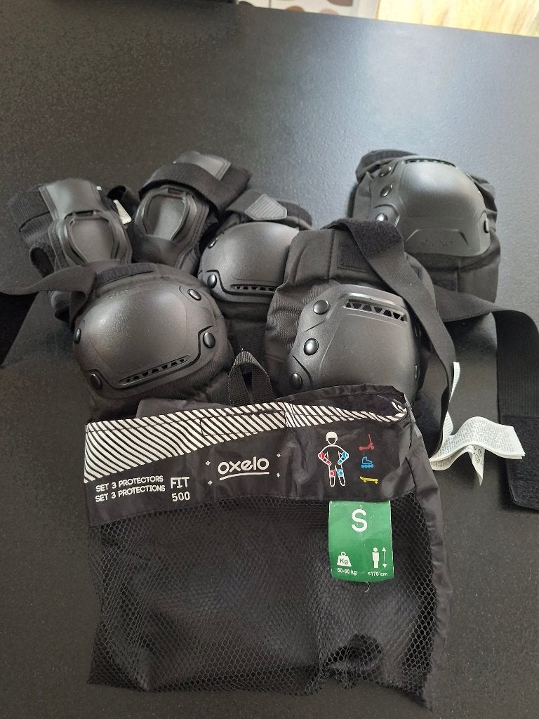 Set de 3 Protections noires de skateboard ou roller, Autres marques, Réglable, Comme neuf, Enlèvement