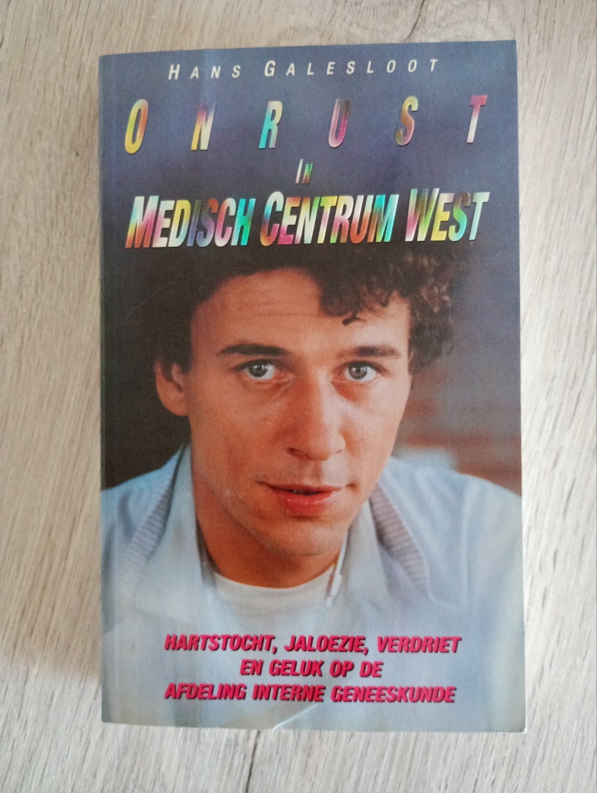 Onrust in Medisch centrum West, Boeken, Film, Tv en Media, Ophalen of Verzenden