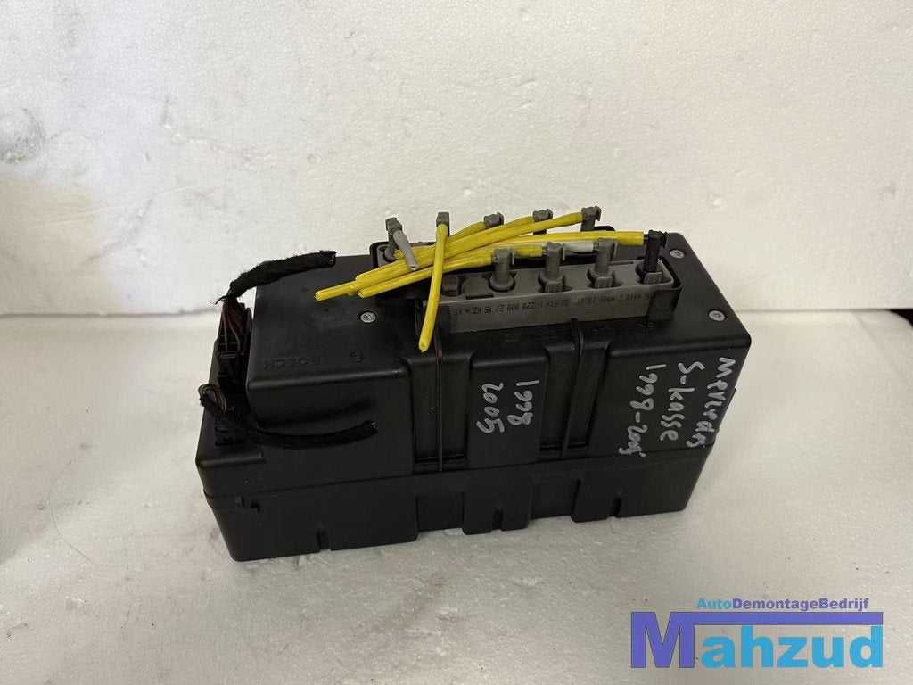 MERCEDES S-KLASSE W220 Centrale deurvergrendelings pomp 2208, Mercedes-Benz AG, Mercedes-Benz, Utilisé, Mercedesstrasse 120
70372  Stuttgart, DE