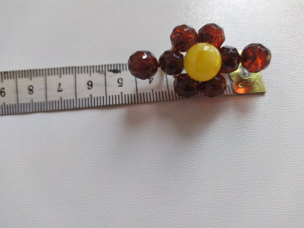 Broche baltisch amber geel en rood, 4 tot 7 cm, Nieuw, Ophalen of Verzenden, Met edelsteen