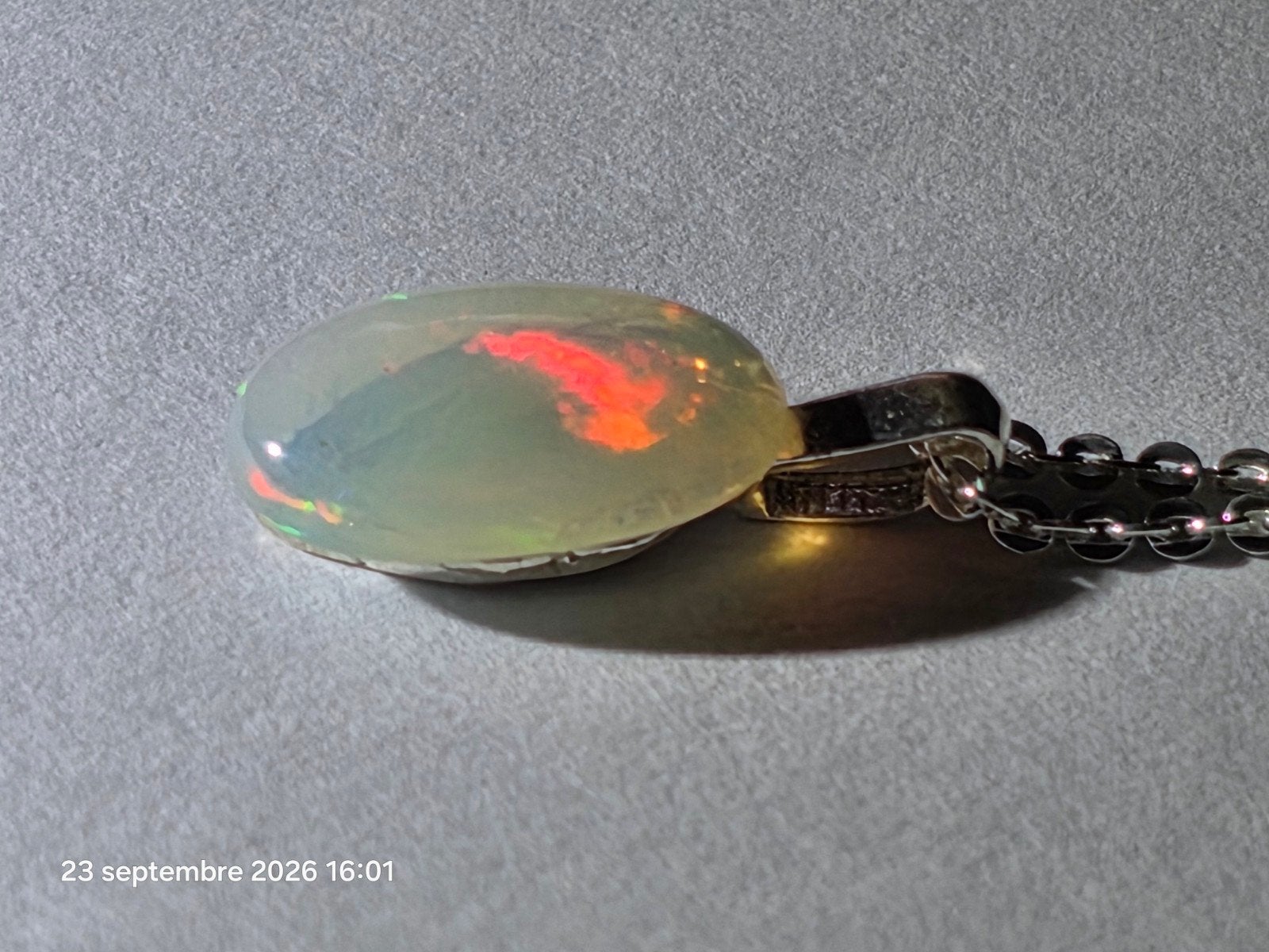 Pendentif en argent massif avec opale naturelle, Neuf, Enlèvement, Avec pierre précieuse, Argent
