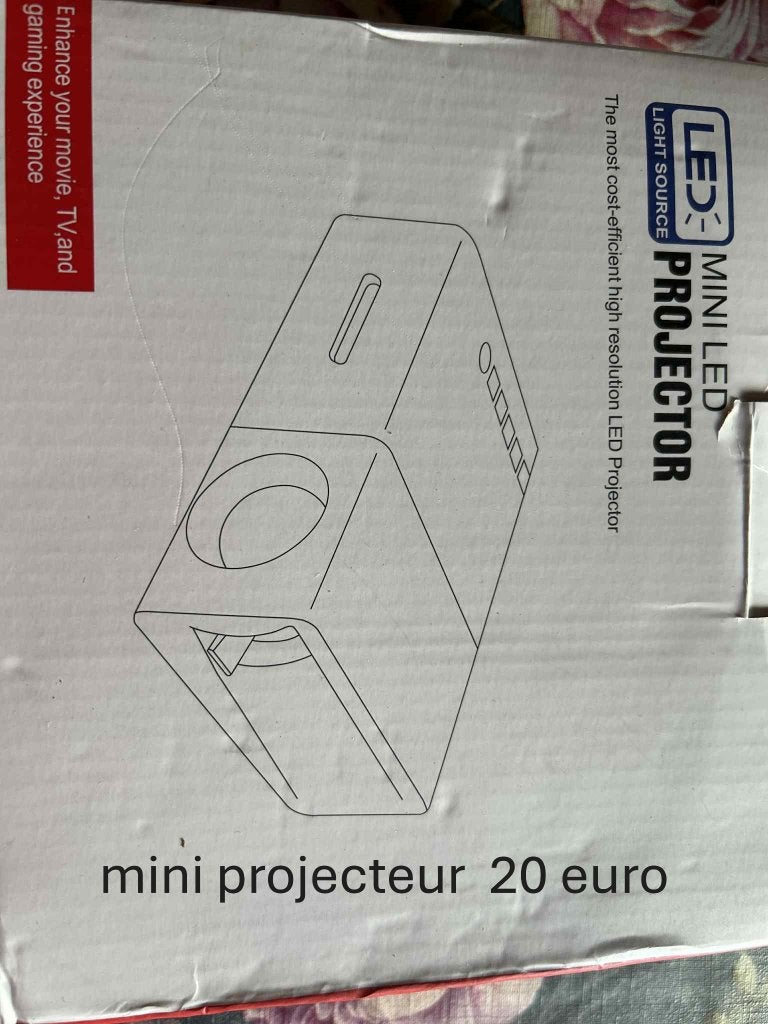 petit projecteur 20 euro, TV, Hi-fi & Vidéo, Enlèvement, Électrique, Neuf
