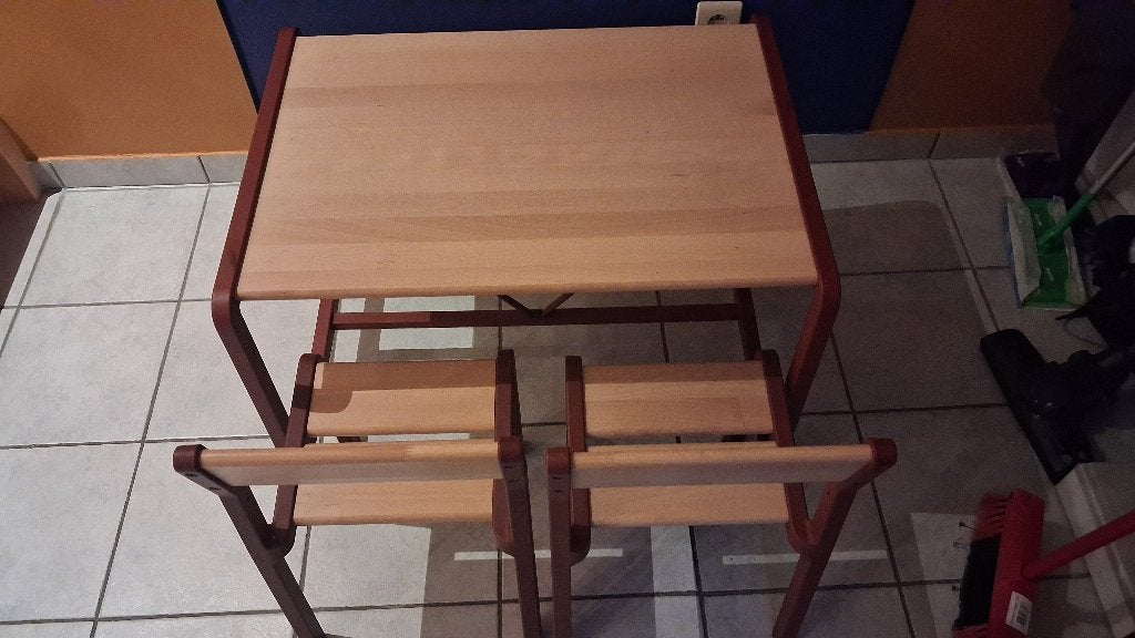 Kindertafel + 2 stoelen, Kinderen en Baby's, Kinderkamer | Tafels en Stoelen, Ophalen, Gebruikt, Tafel(s) en Stoel(en)