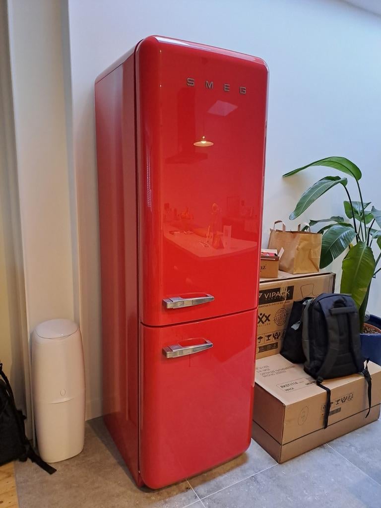 Gratis kapotte koelkast SMEG, Elektronische apparatuur, Koelkasten en IJskasten, Ophalen